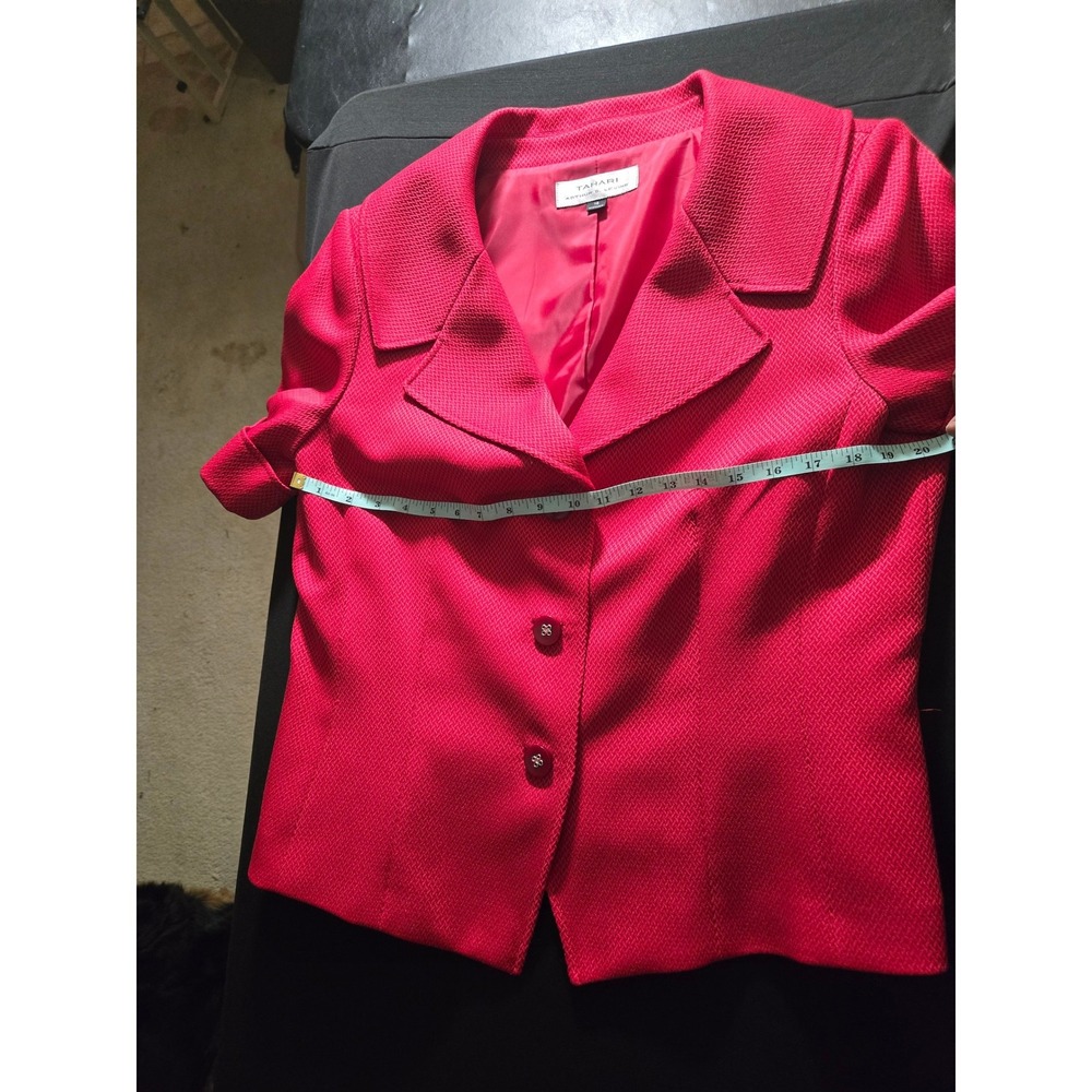 Tahari Skirt Suit Women 12 Red Excellent Short Sleeve Blazer Belted Pencil Skirt - Picture 11 of 13